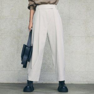 COS PLEATED BARREL-LEG CHINOS